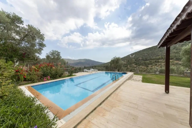 3 Bedrooms Villa
