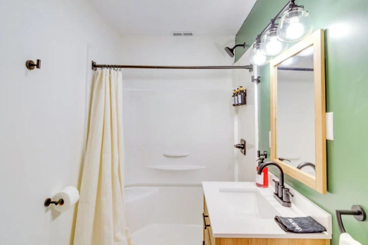 4 Bedrooms Cottage