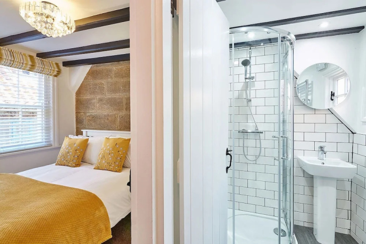 Host Stay Thimble Cottage
