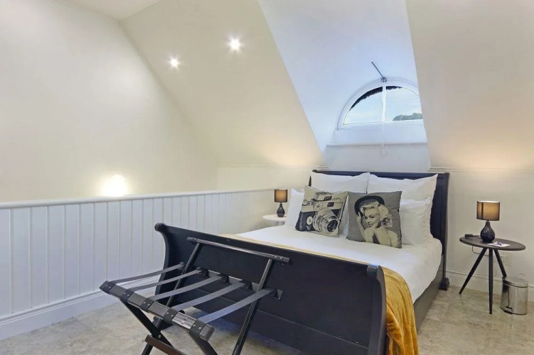 Alphens Edge Boutique Retreat