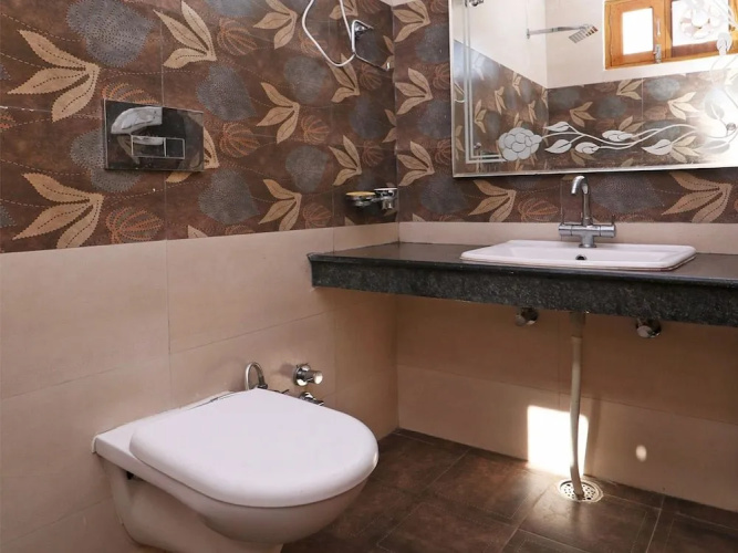 OYO 9338 Hotel InTown