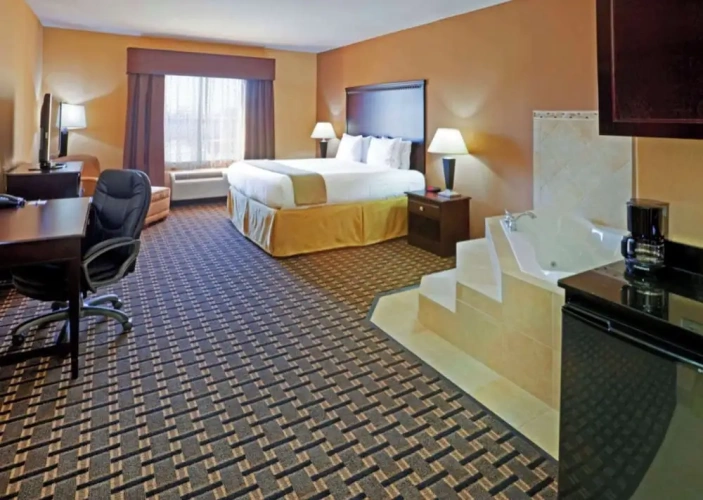 With HotTub Double Suite