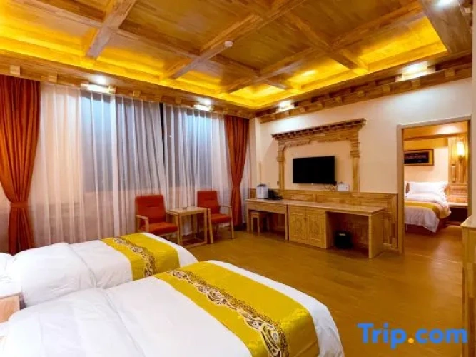 Deluxe Triple Suite