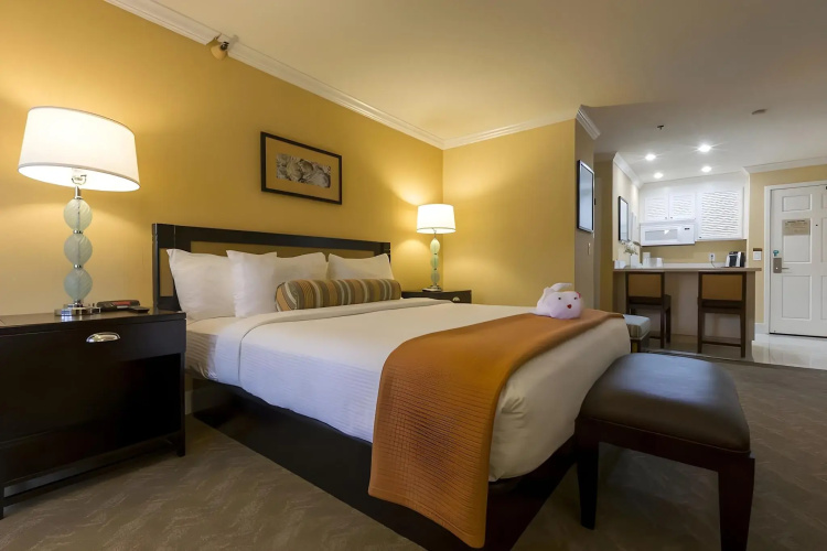 Carlsbad Inn Beach Resort
