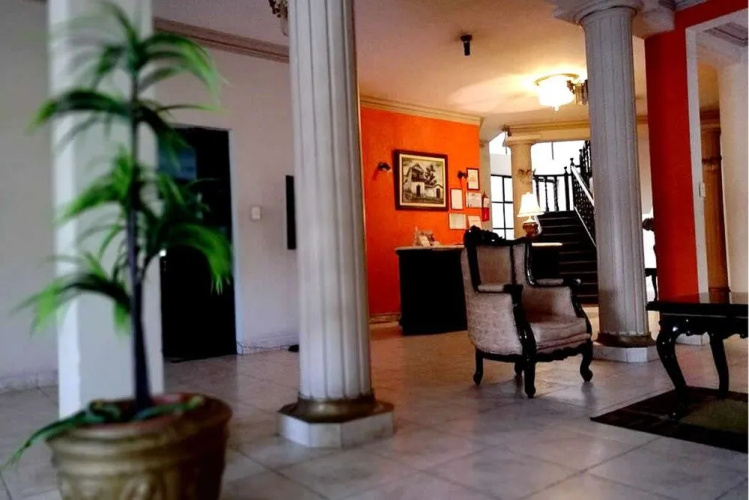 El Salvador Hotel