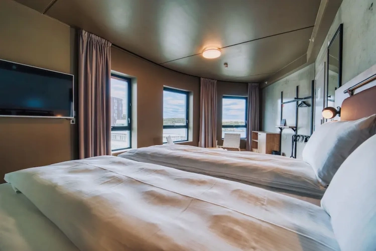 Superior Double room with partial ocean view