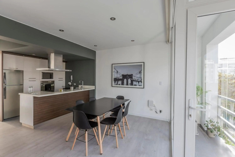 Monochromatic 2BR in Miraflores