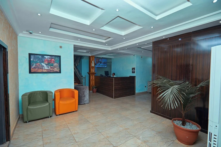 Apartment 550