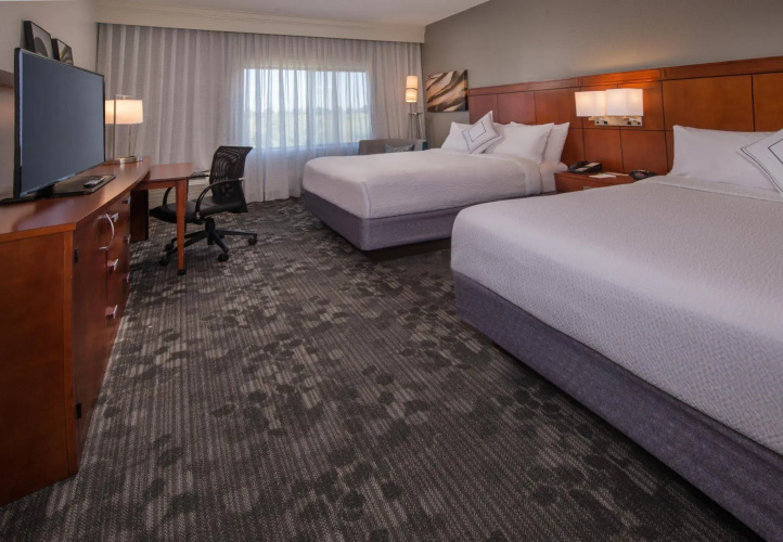 Courtyard by Marriott Dulles Town Center