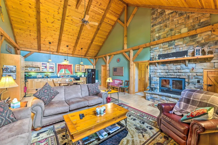 Slaty Fork Escape w/ Mountain View + Hot Tub!