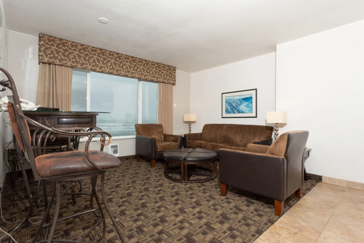 Seagrass Oceanfront Inn