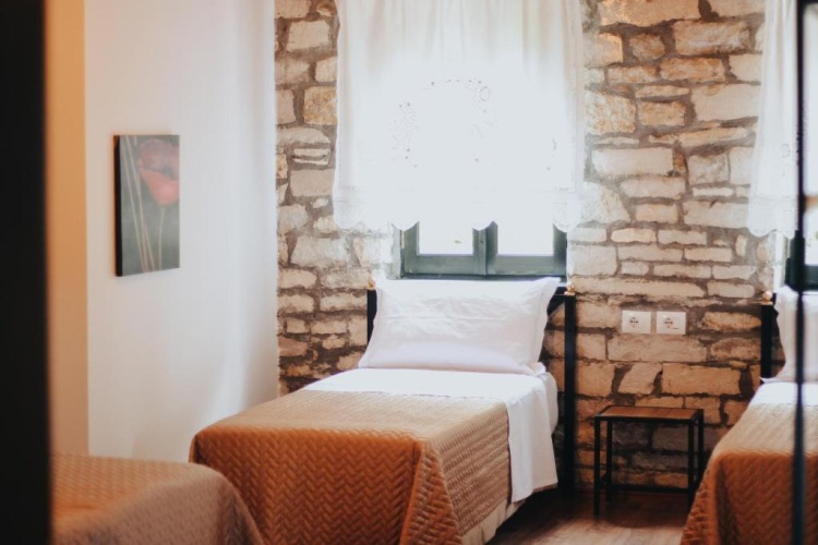 Deluxe Quadruple room