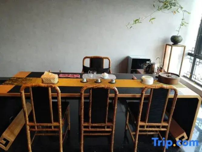 Man · Wenquan Homestay