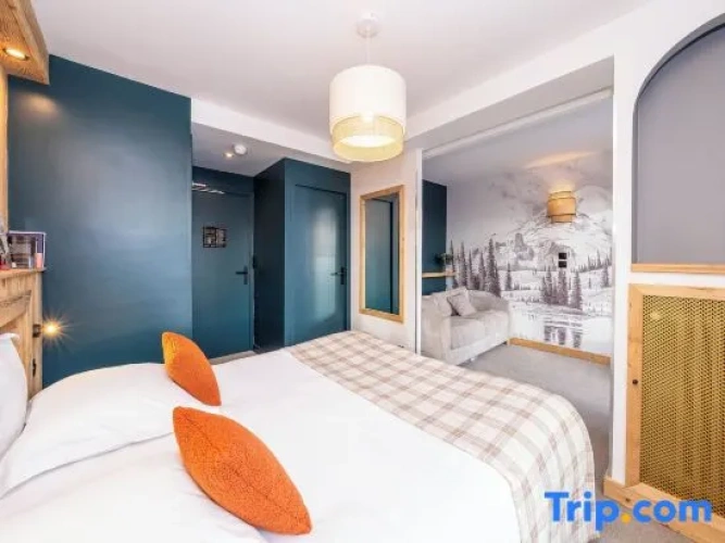 Standard Triple room