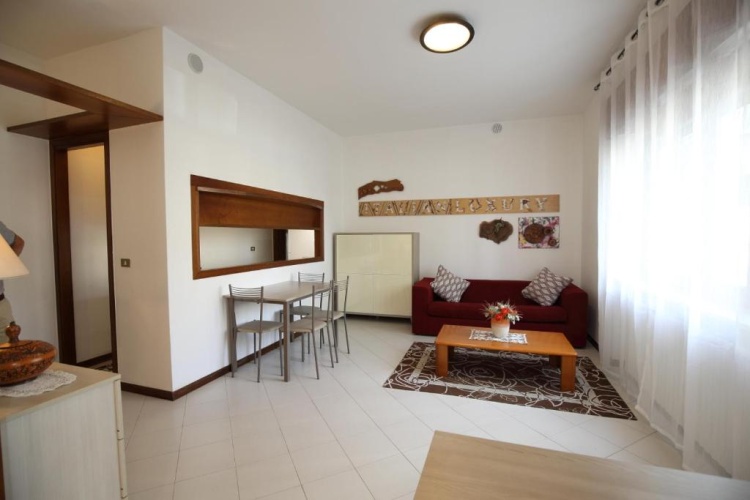 2 Bedrooms Apartment