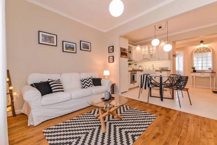 FM Luxury 2-BDR Apartment - Ccoellie