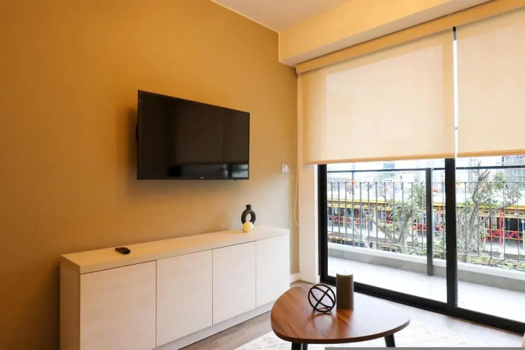 w Radiant 1BR With Modern Balcony in San Isidro