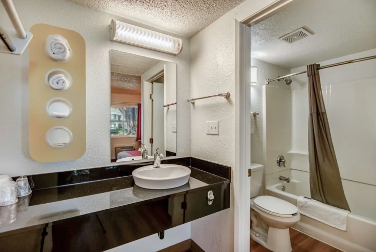 Standard Double Suite