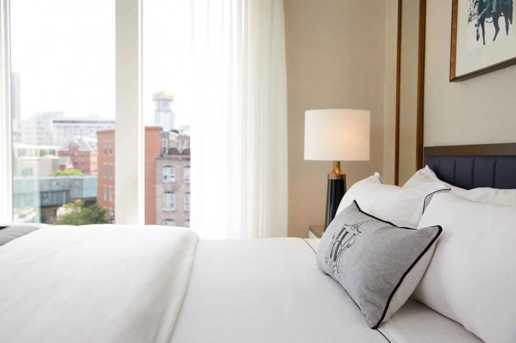 Standard Double room with city view