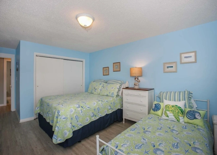 2 Bedrooms Standard room with balcony and with pool view