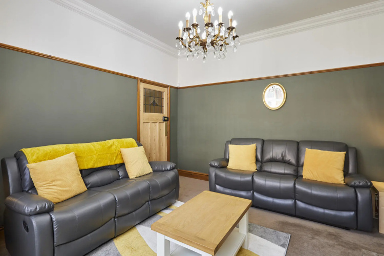 Host Stay Cromwell House