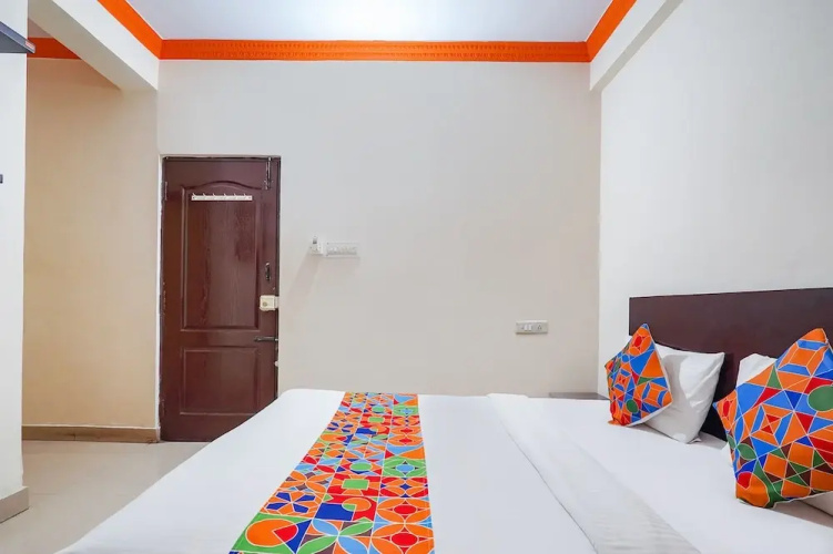 Fabhotel Century Gardens