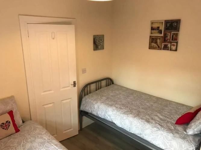 3 Bedrooms Cottage