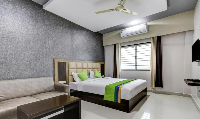 Treebo Sahara Suites