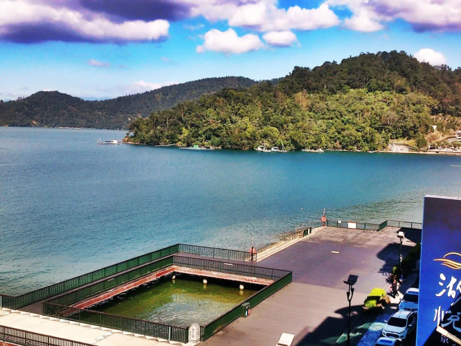 Lake Inn