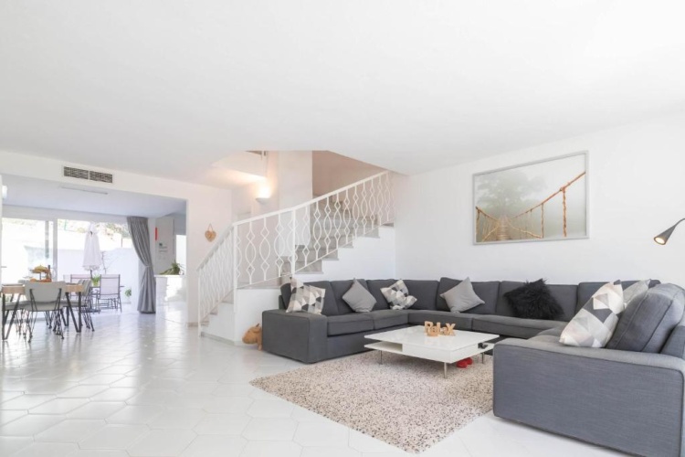 3 Bedrooms Cottage