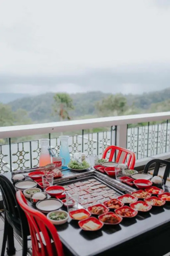Tagaytay Hotel SixB