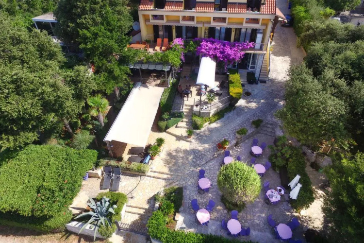 Rooms Figarola