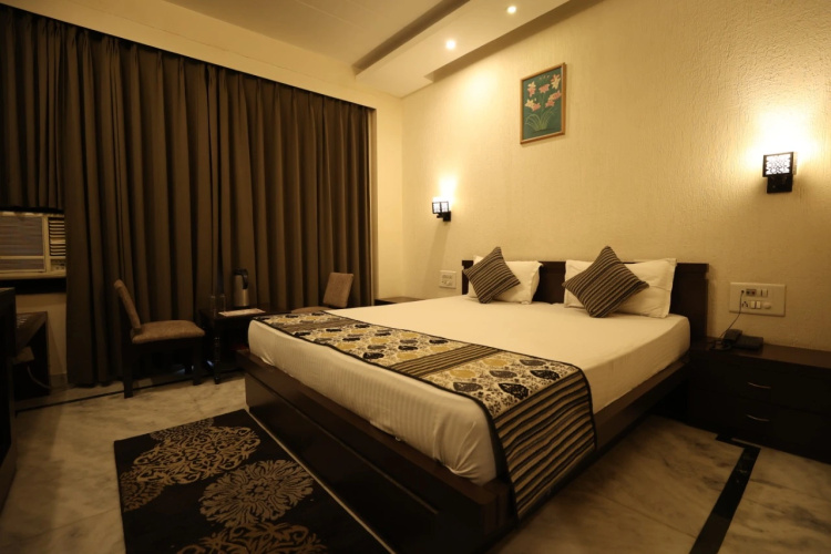 Hotel Aashish