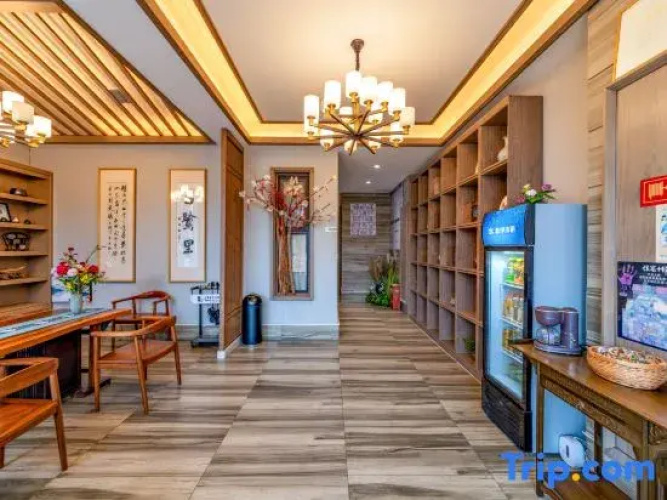 Egret Art Hotel