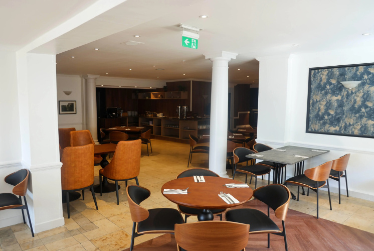Ramada by Wyndham Cheltenham photo 17