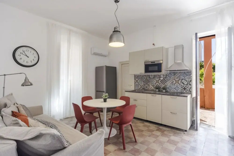 Urban Garden Apartment
