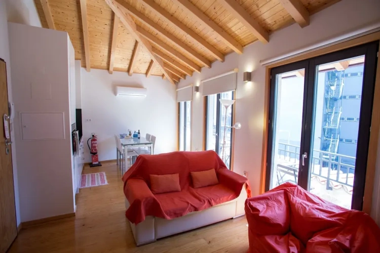 2 Bedrooms Apartment with balcony and with city view
