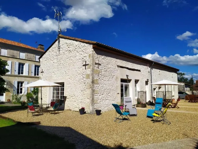 2 Bedrooms Cottage