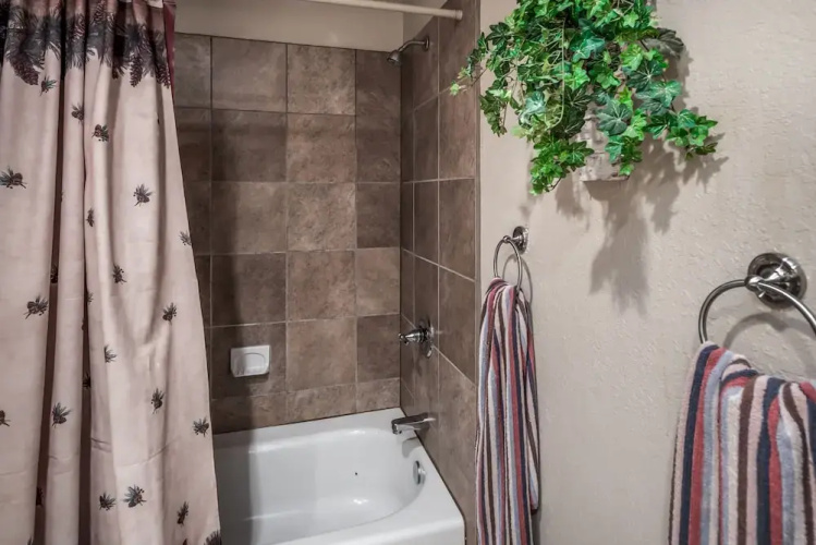 Caudle - Three Bedroom Cabin