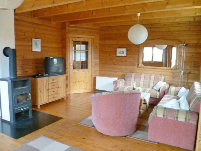 2 Bedrooms Cottage
