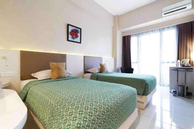 Dewarna Hotel & Convention