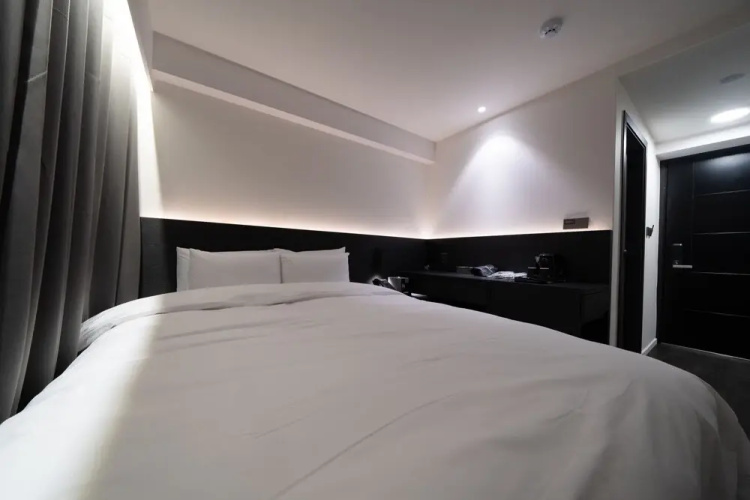 Moyen Hotel