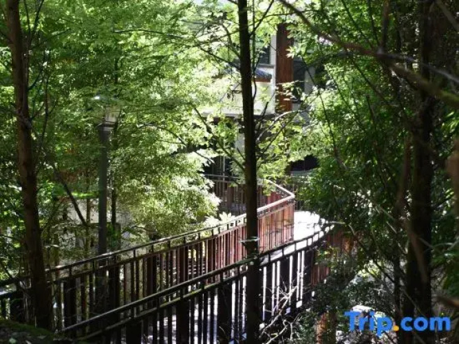 Xingchuan Yulu Academy & Inn