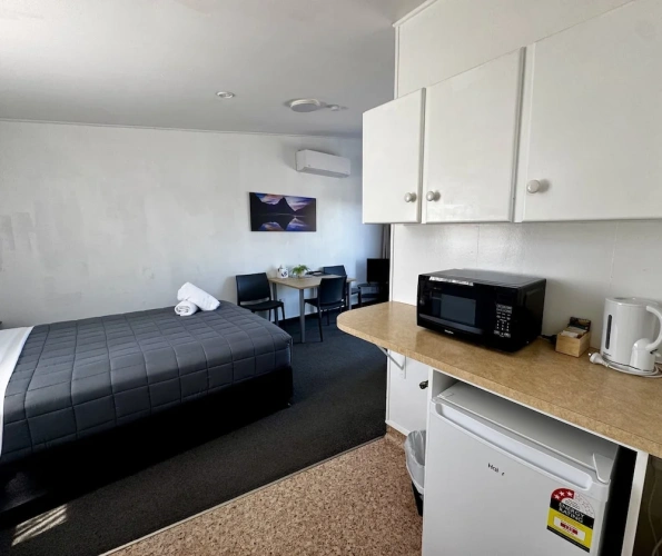 1 Bedroom Economy Apartment