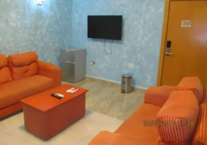 11:45 Hotel & Suites