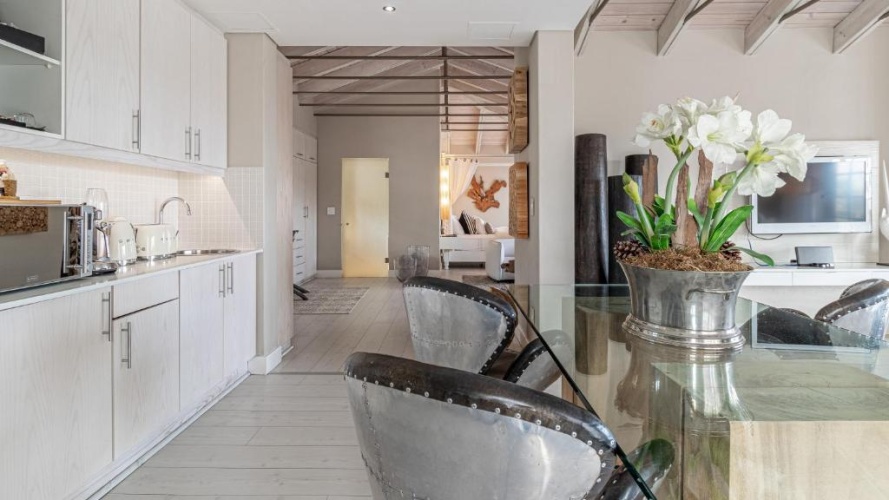 Penthouse Suite with balcony and with view