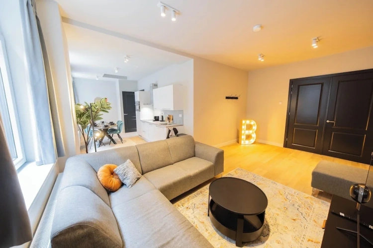3 Bedrooms Apartment