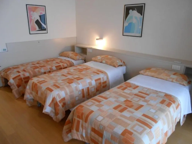 Standard Triple room