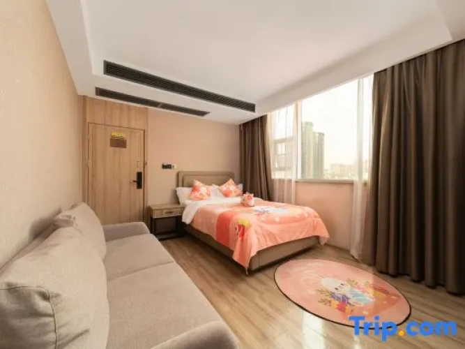 Deluxe Double room with city view