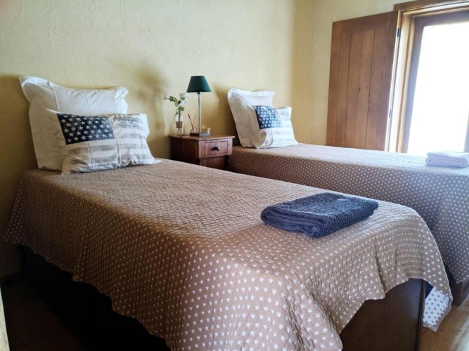 3 Bedrooms Cottage